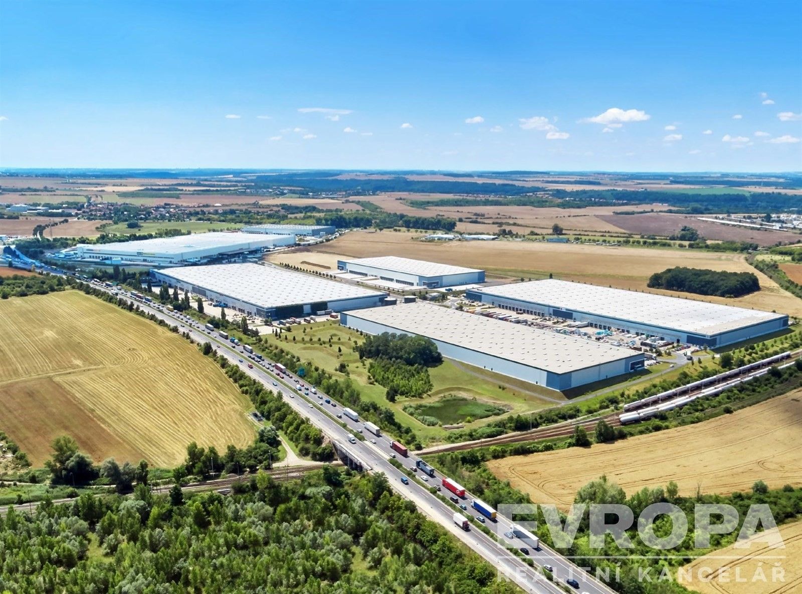 Pronájem komerčního prostoru 14707 m² - foto 4
