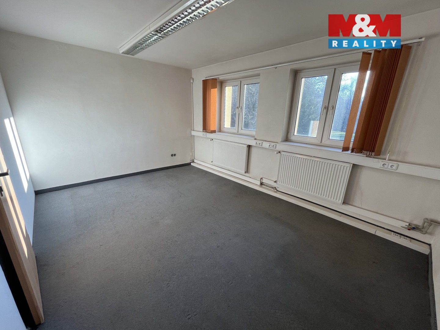 Pronájem komerčního prostoru 200 m² - foto 10