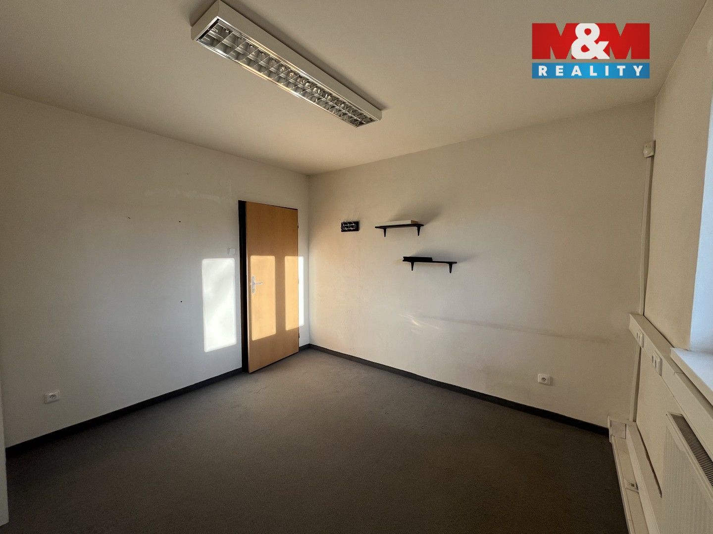Pronájem komerčního prostoru 200 m² - foto 12
