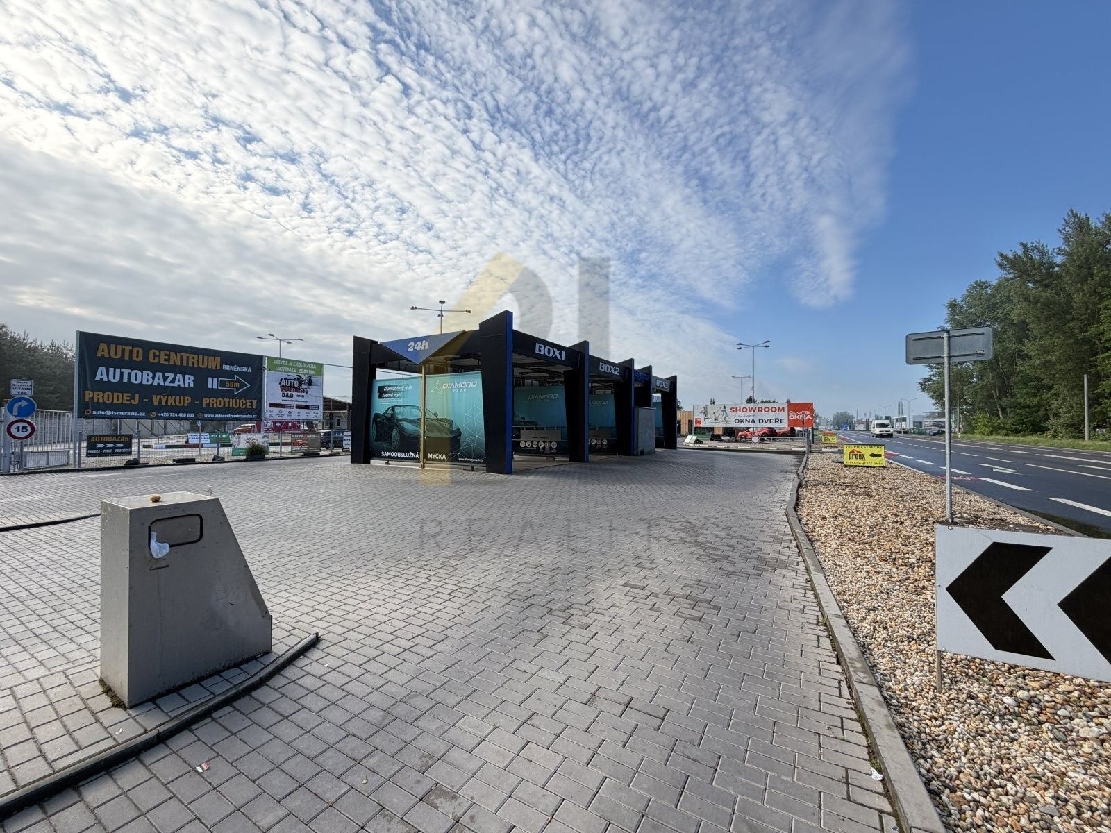 Pronájem komerčního prostoru 600 m² - foto 3