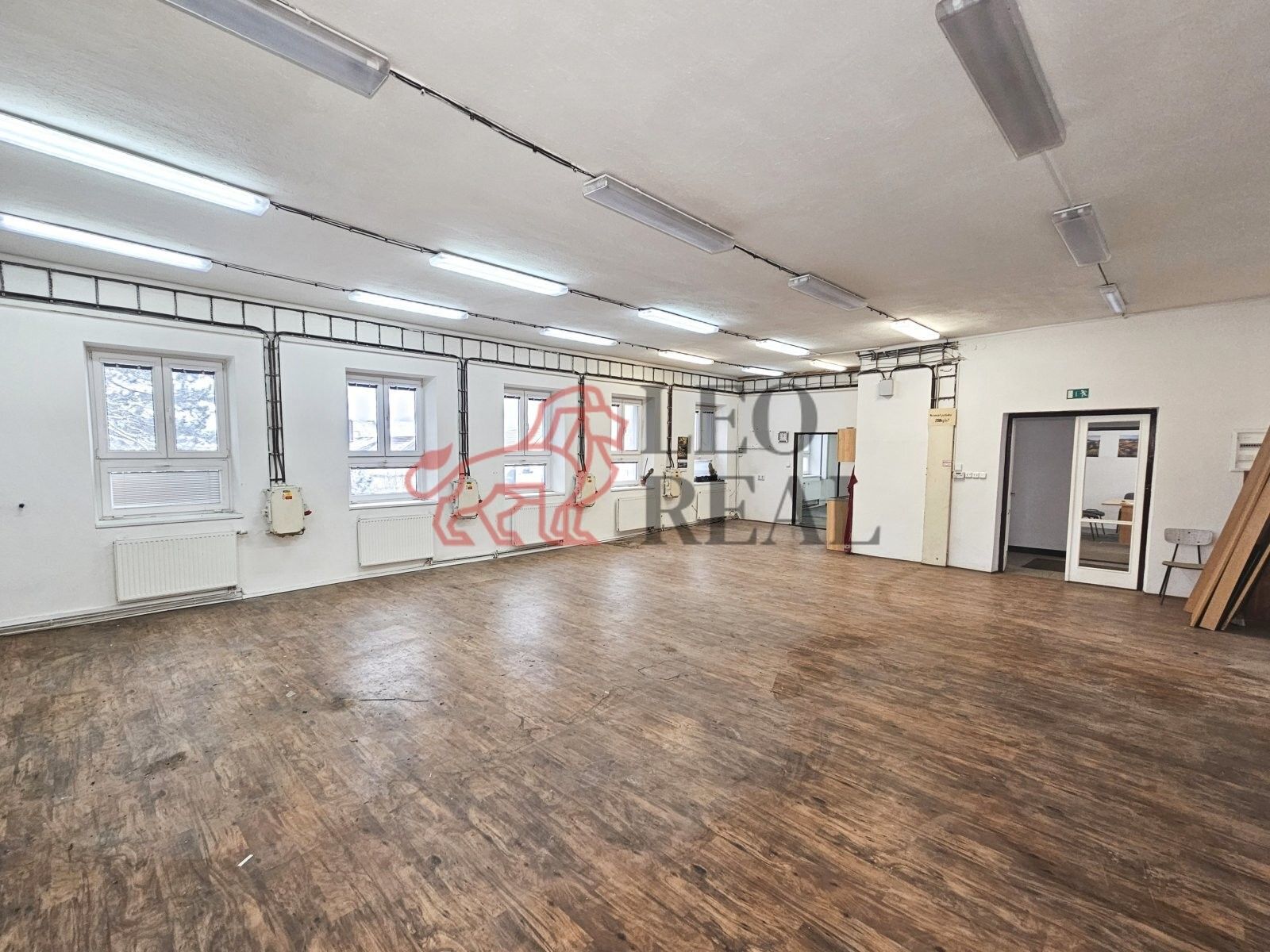 Prodej komerčního prostoru 372 m² - foto 6