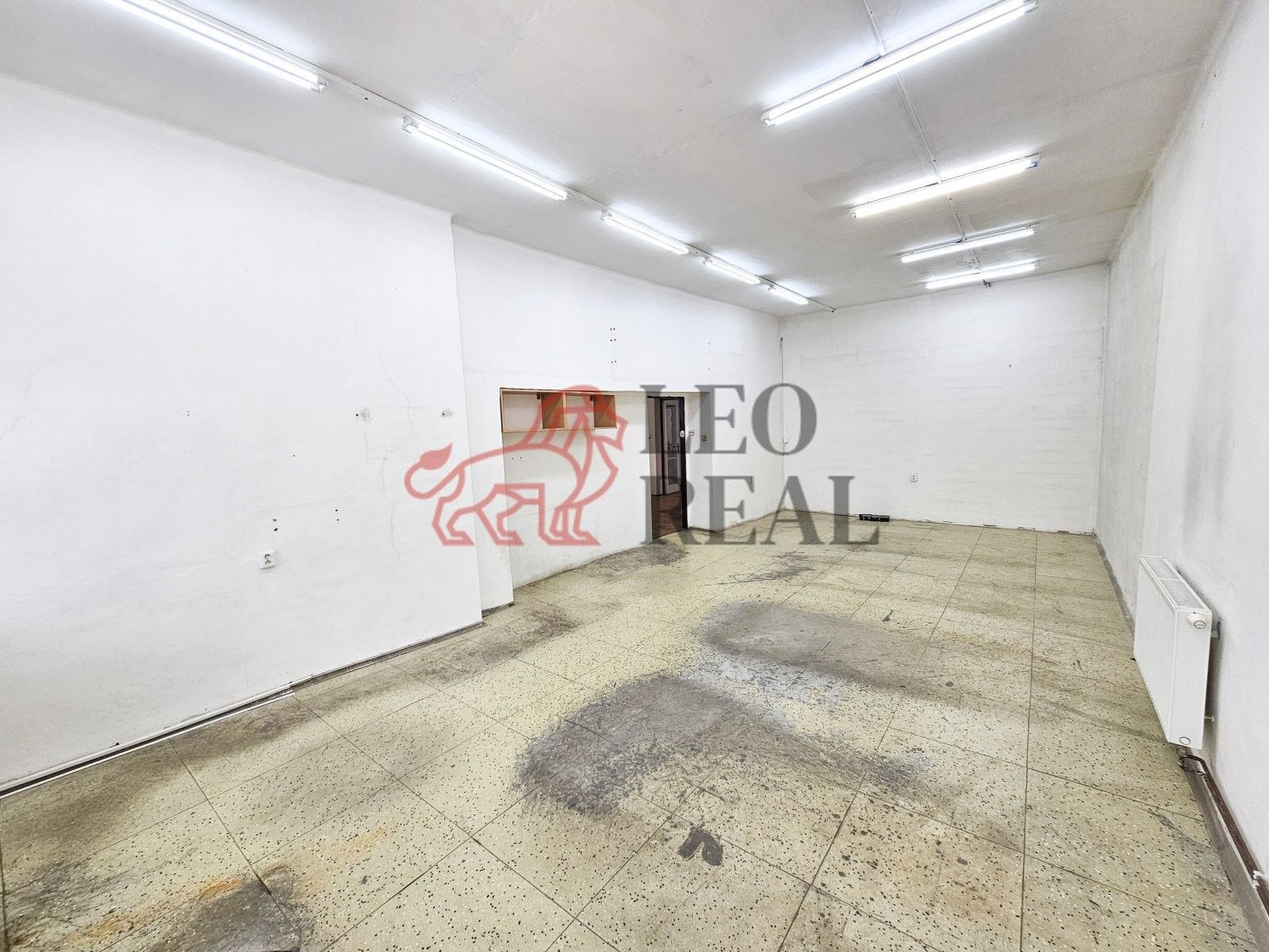 Prodej komerčního prostoru 372 m² - foto 8