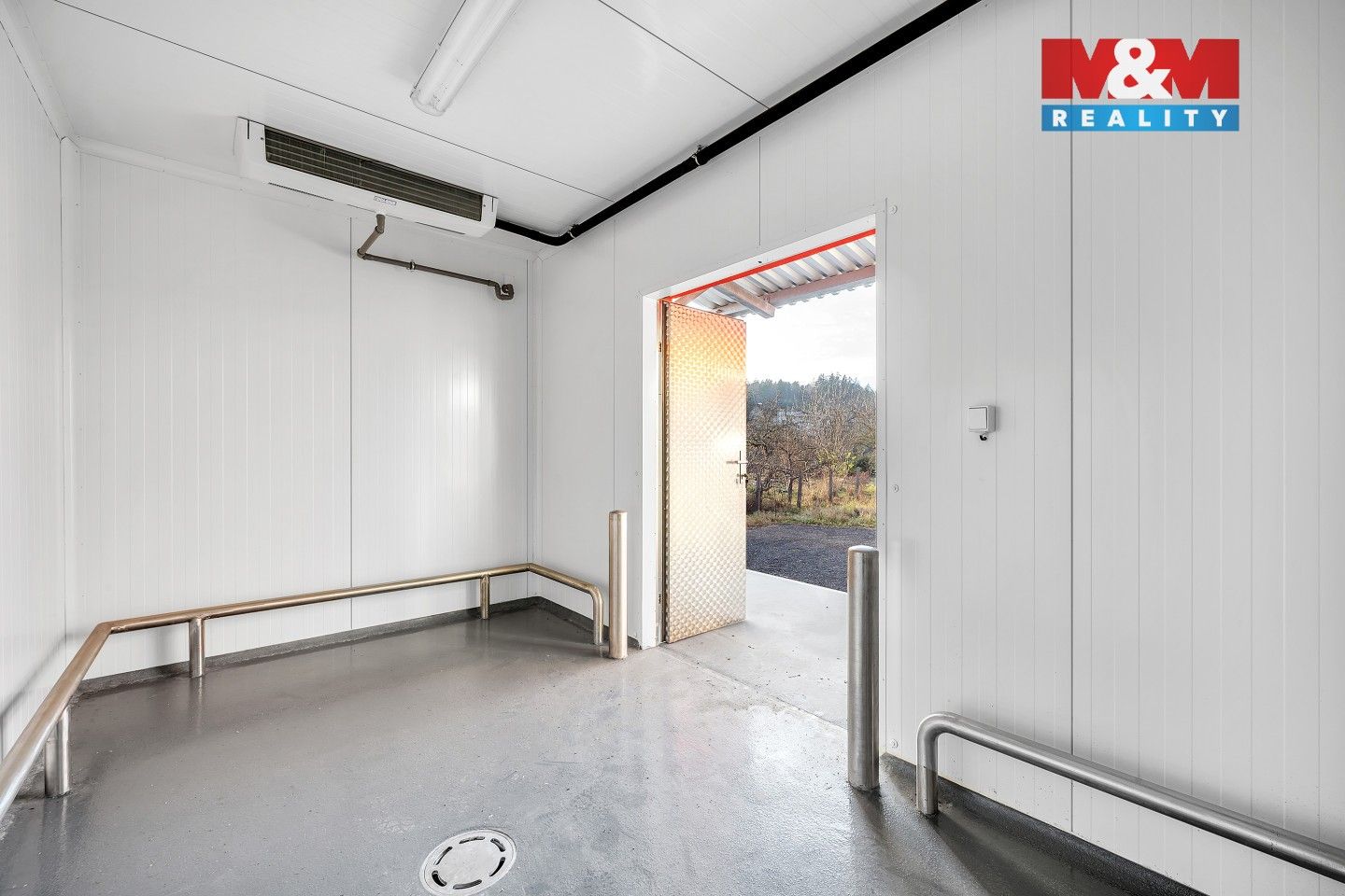 Pronájem komerčního prostoru 726 m² - foto 15