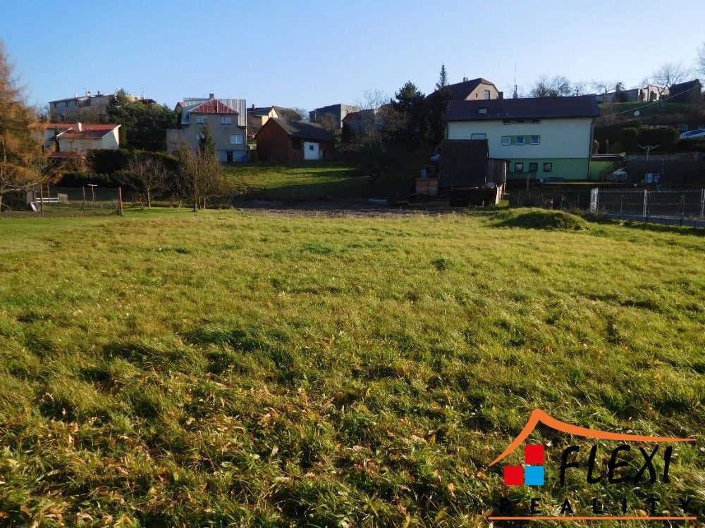 Prodej pozemku 1004 m² - foto 1
