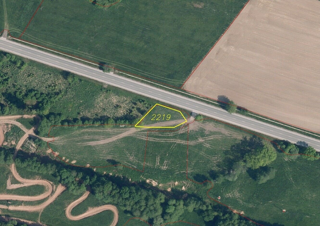 Prodej pozemku 885 m² - foto 1