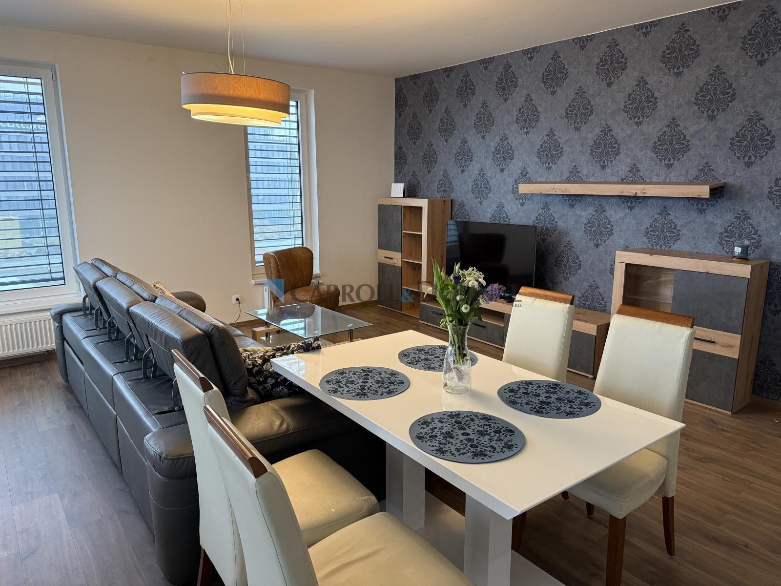 Pronájem bytu 4+kk 112 m² - foto 2