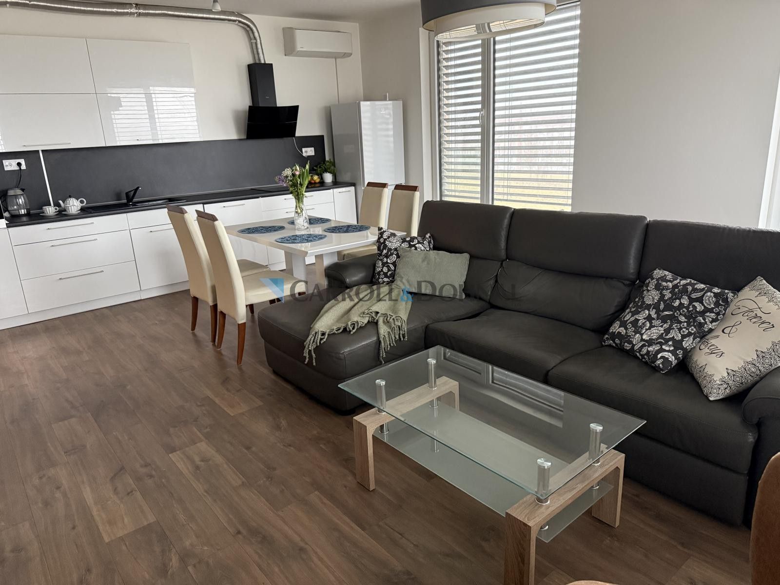 Pronájem bytu 4+kk 112 m² - foto 3