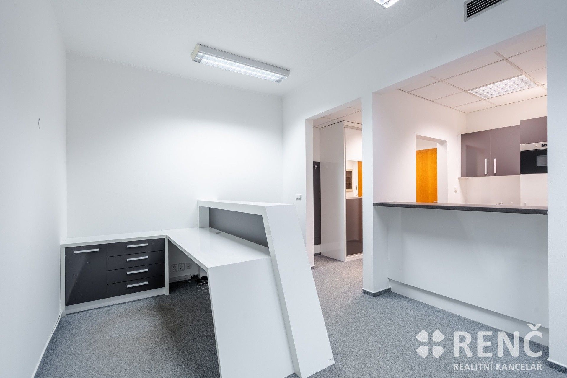 Prodej komerčního prostoru 70 m² - foto 1