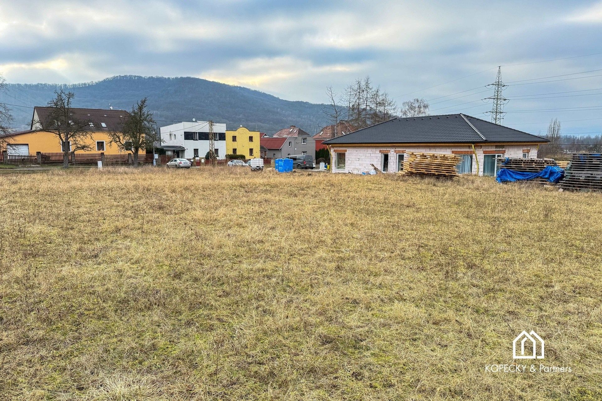 Prodej pozemku 1299 m² - foto 1