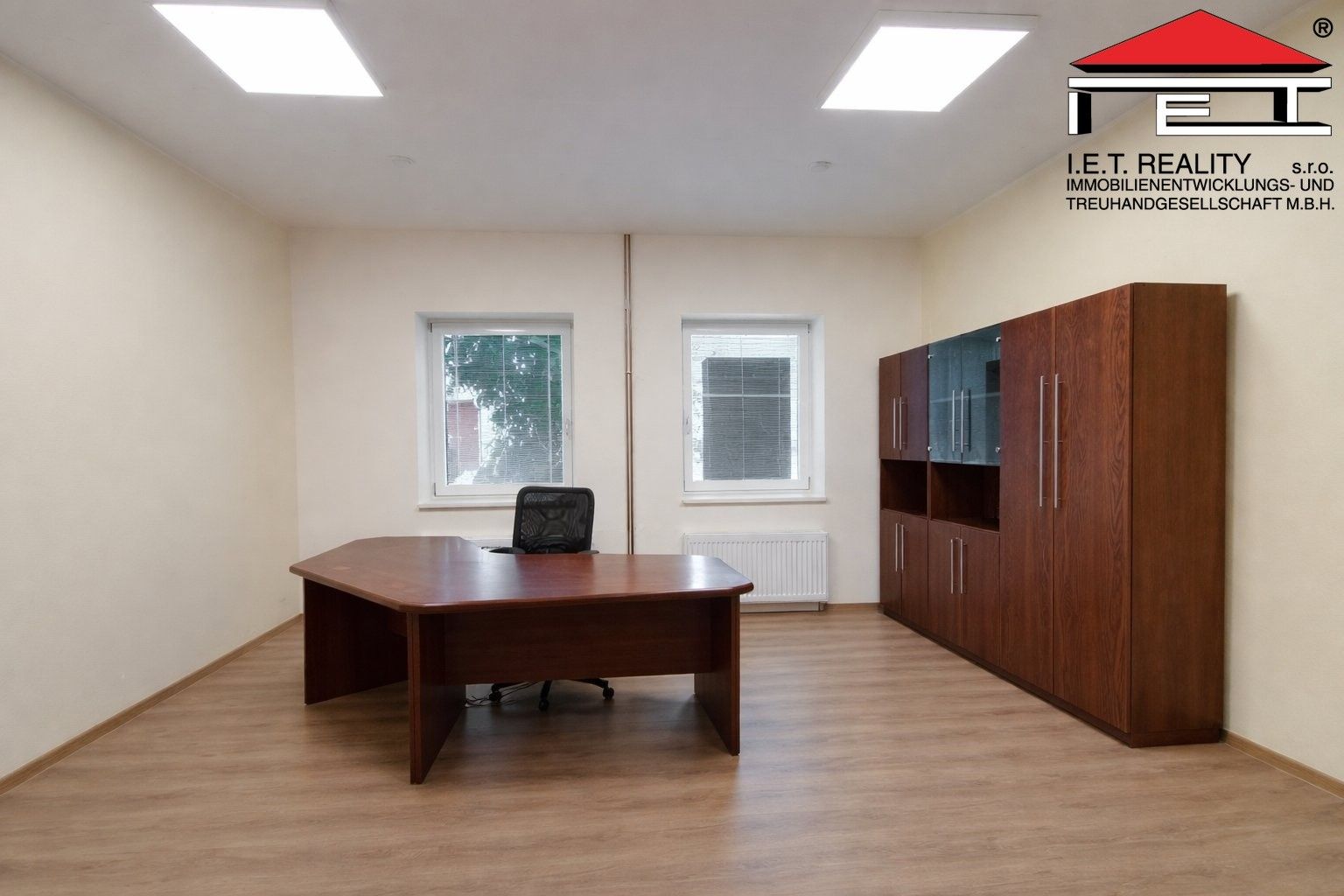 Pronájem komerčního prostoru 42 m² - foto 1