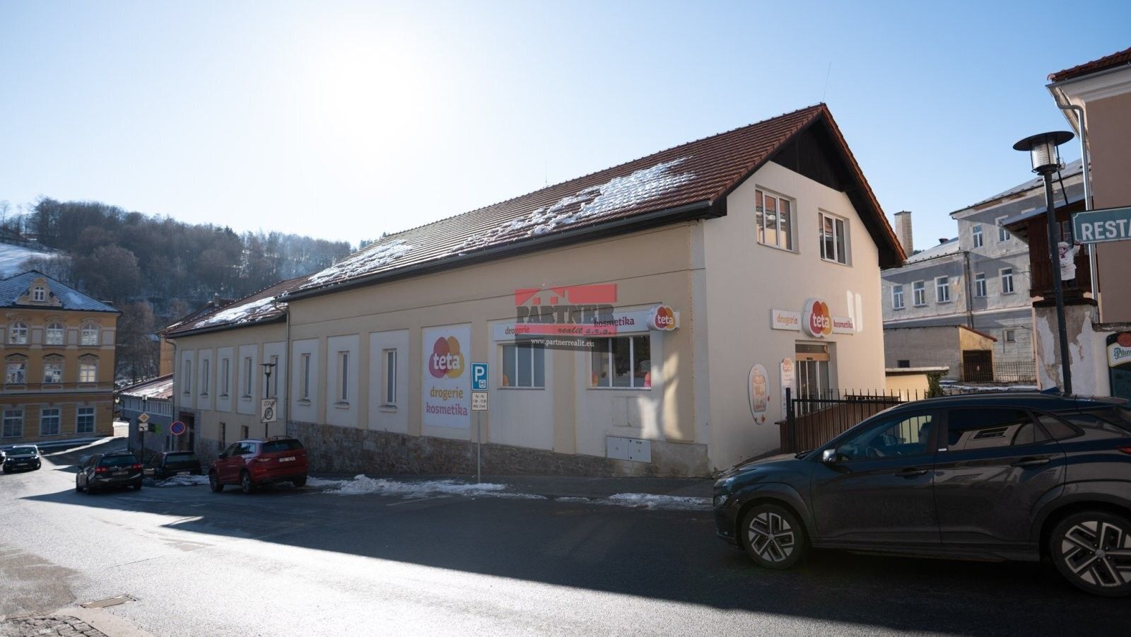 Prodej komerčního prostoru 920 m² - foto 1