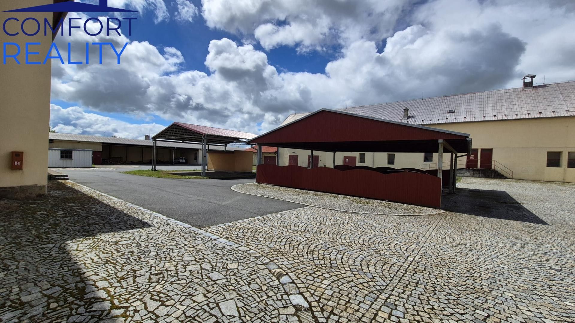 Prodej nemovitosti 1900 m² - foto 1