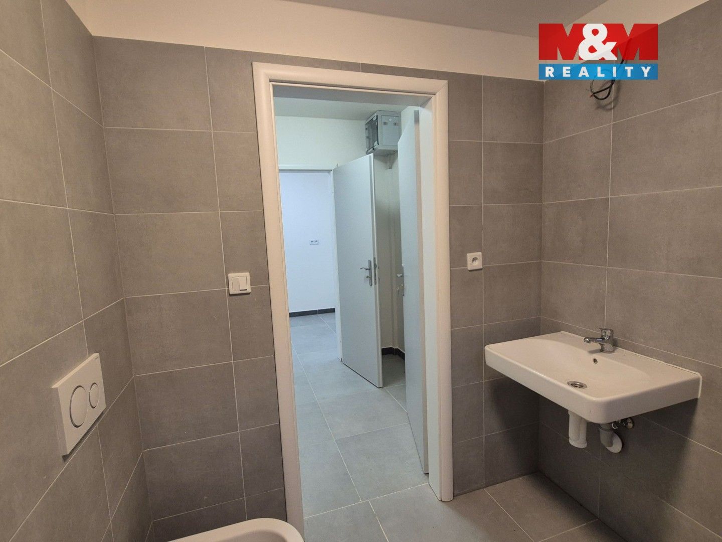 Pronájem komerčního prostoru 128 m² - foto 4