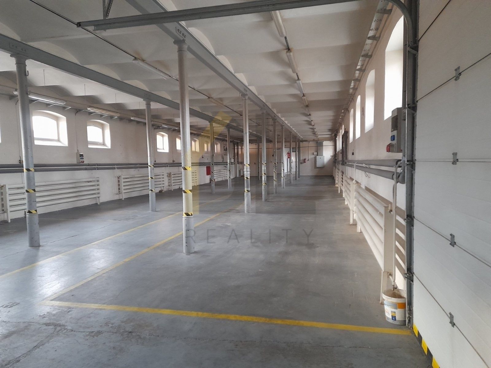 Pronájem komerčního prostoru 800 m² - foto 2