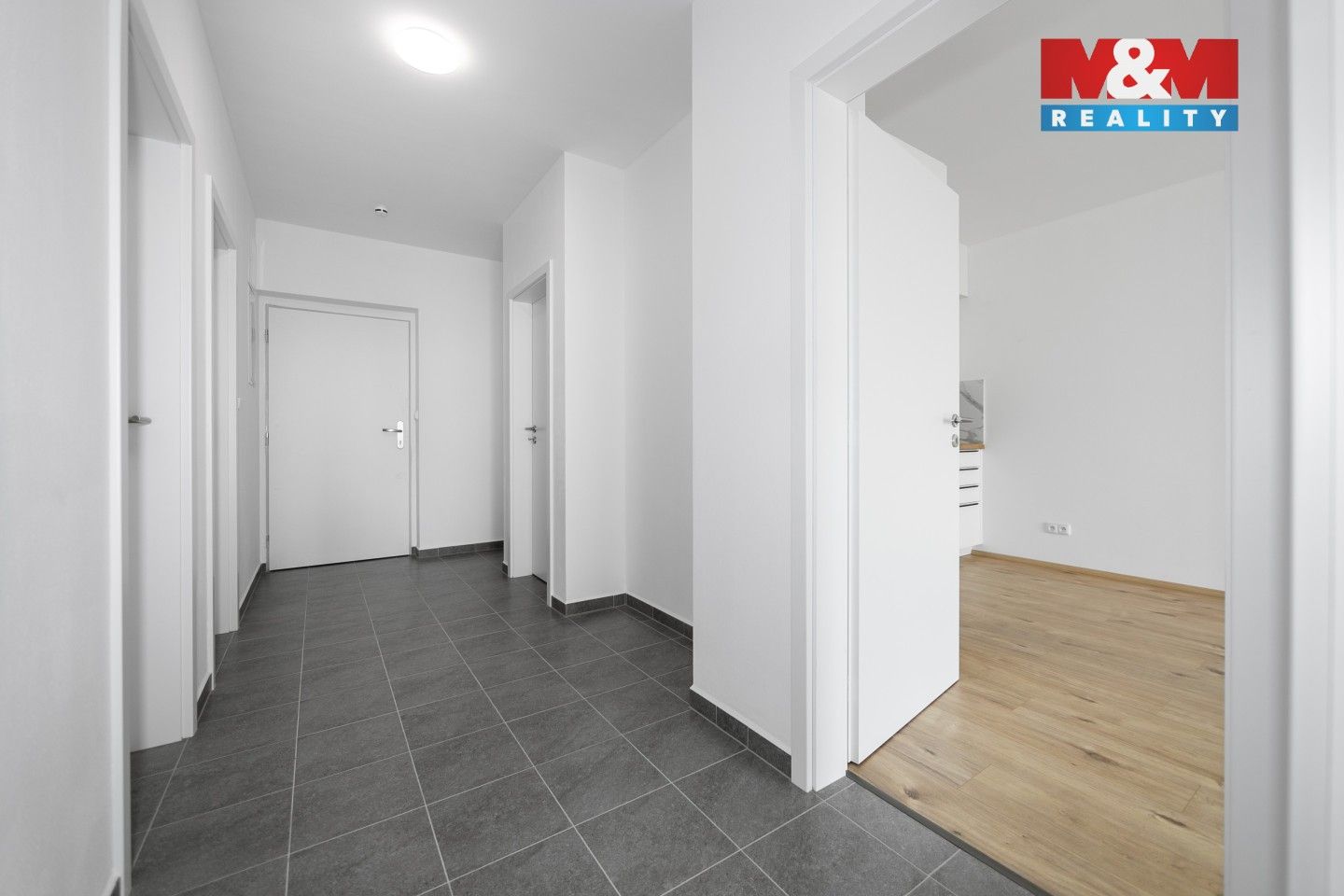 Pronájem bytu 2+kk 66 m² - foto 2