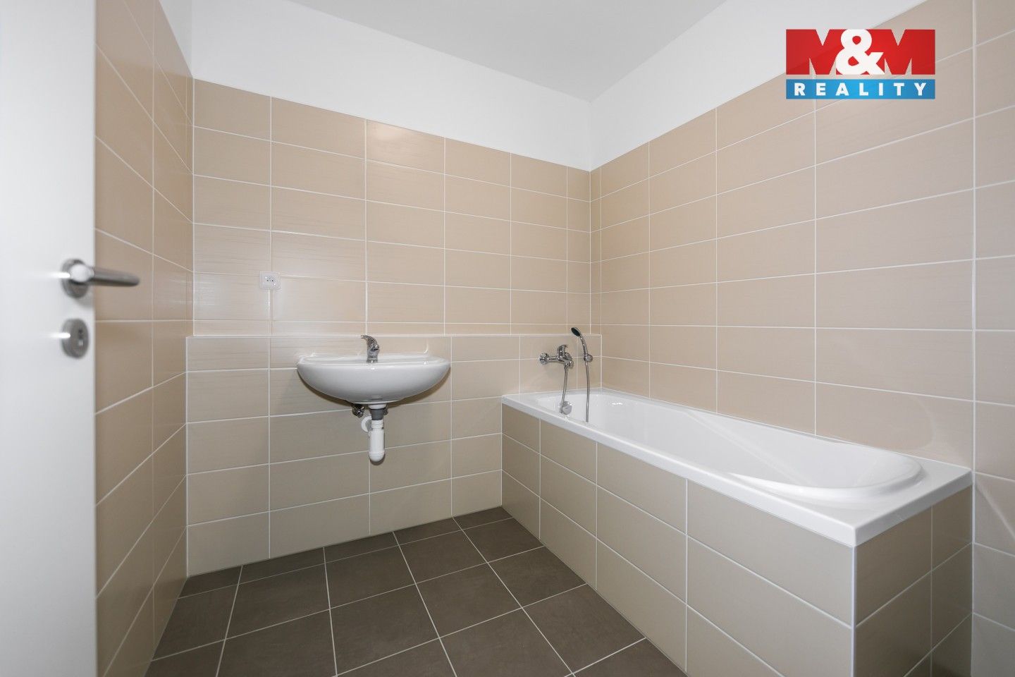 Pronájem bytu 2+kk 66 m² - foto 3