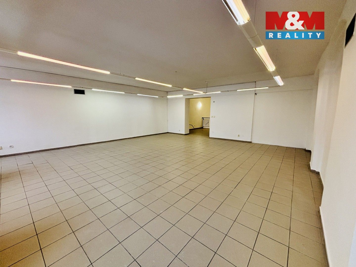Pronájem komerčního prostoru 360 m² - foto 11