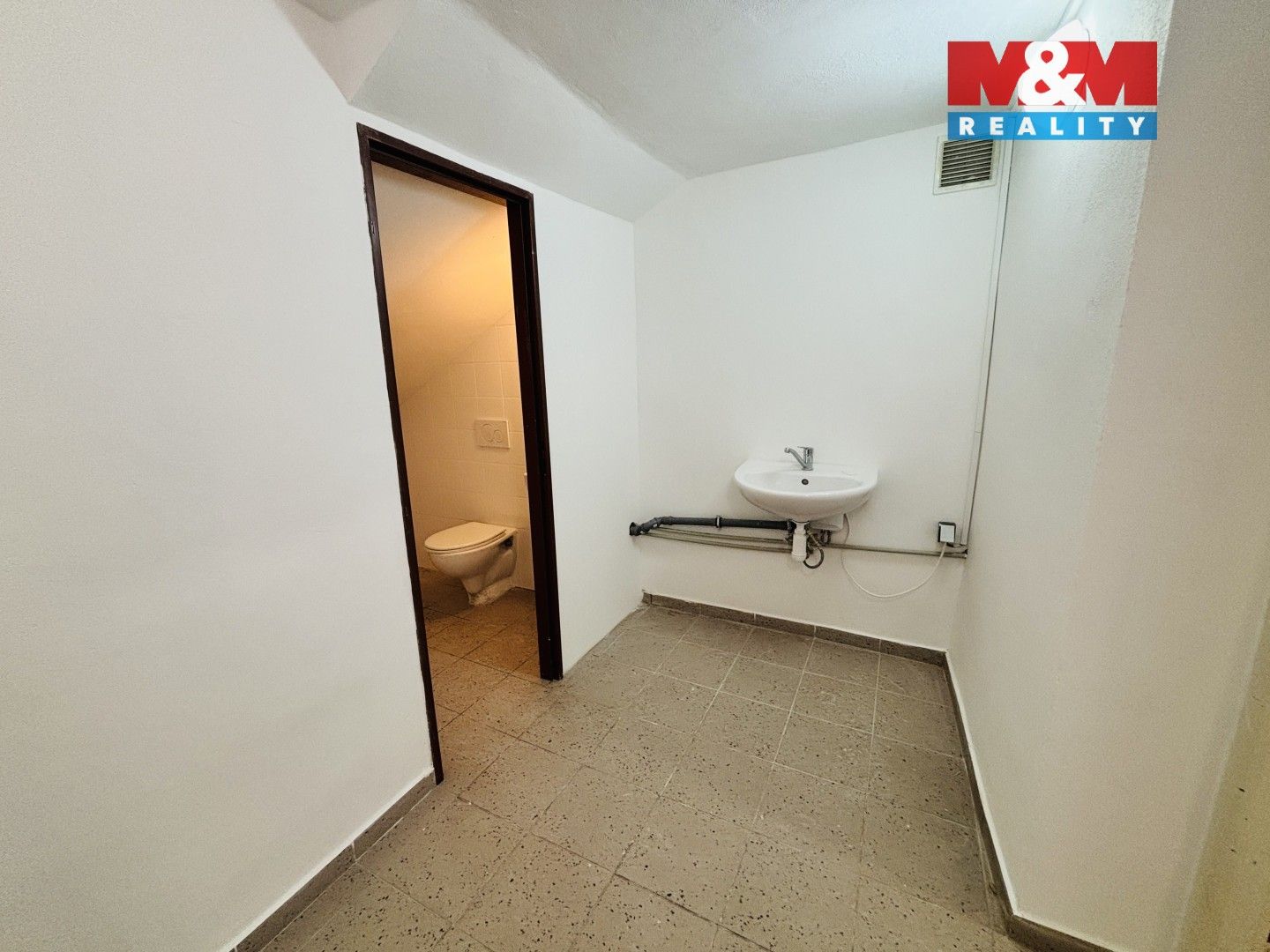 Pronájem komerčního prostoru 360 m² - foto 15