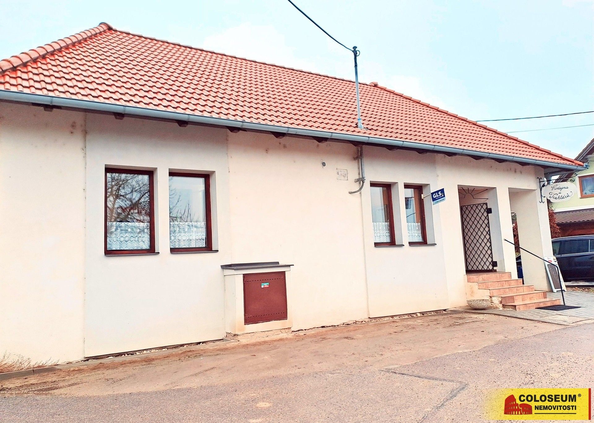 Pronájem komerčního prostoru 69 m² - foto 2
