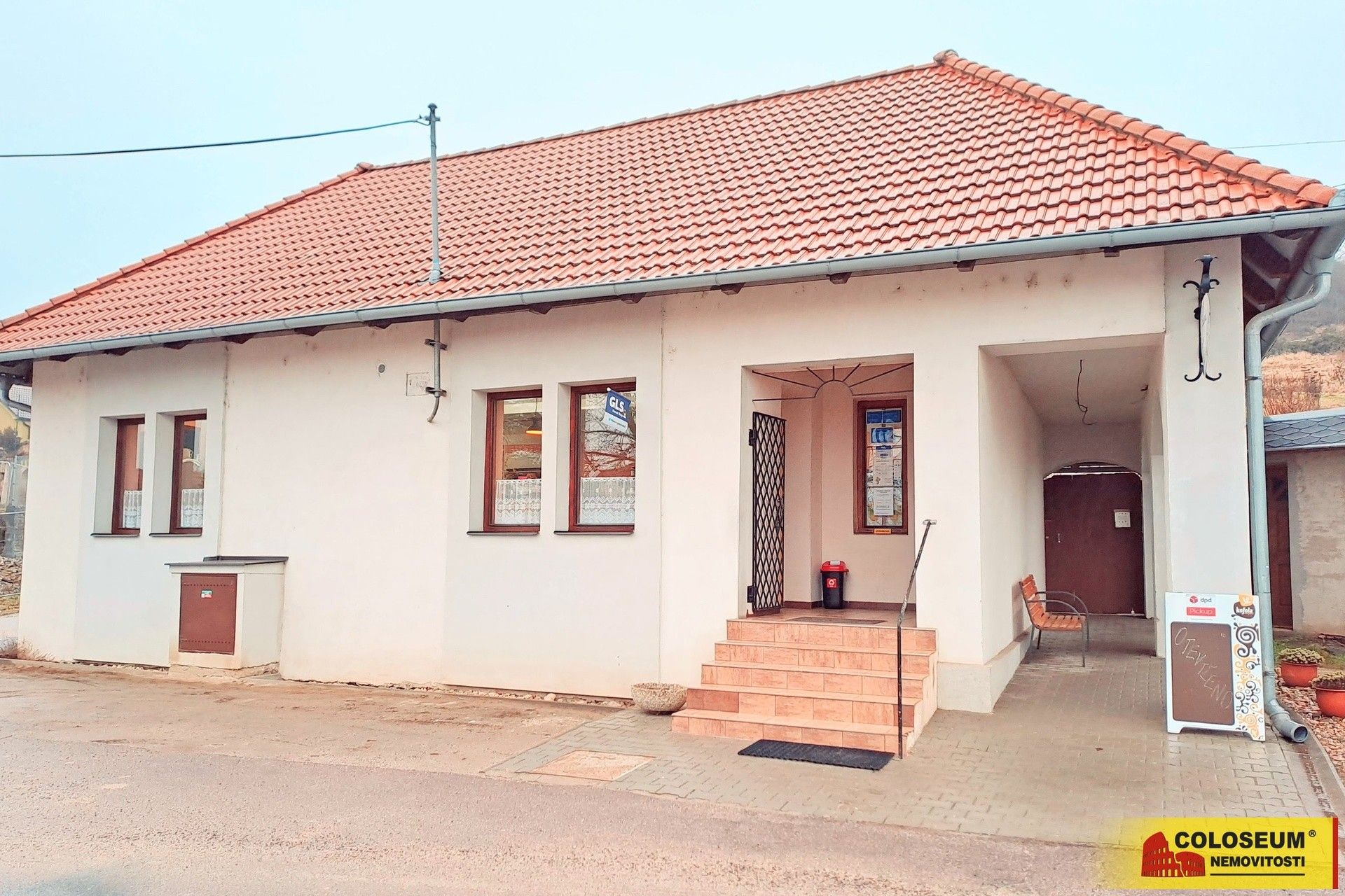 Pronájem komerčního prostoru 69 m² - foto 3