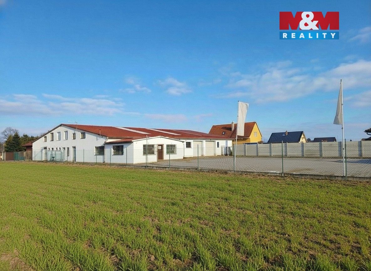 Prodej komerčního prostoru 972 m² - foto 9