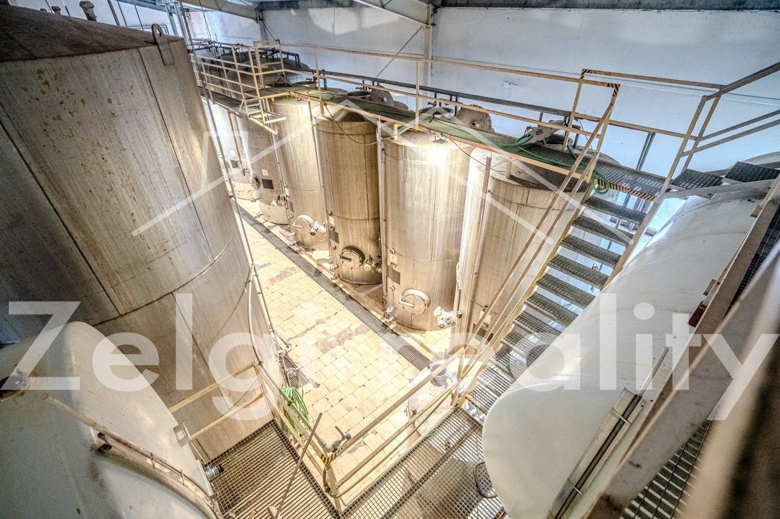Pronájem komerčního prostoru 355 m² - foto 9