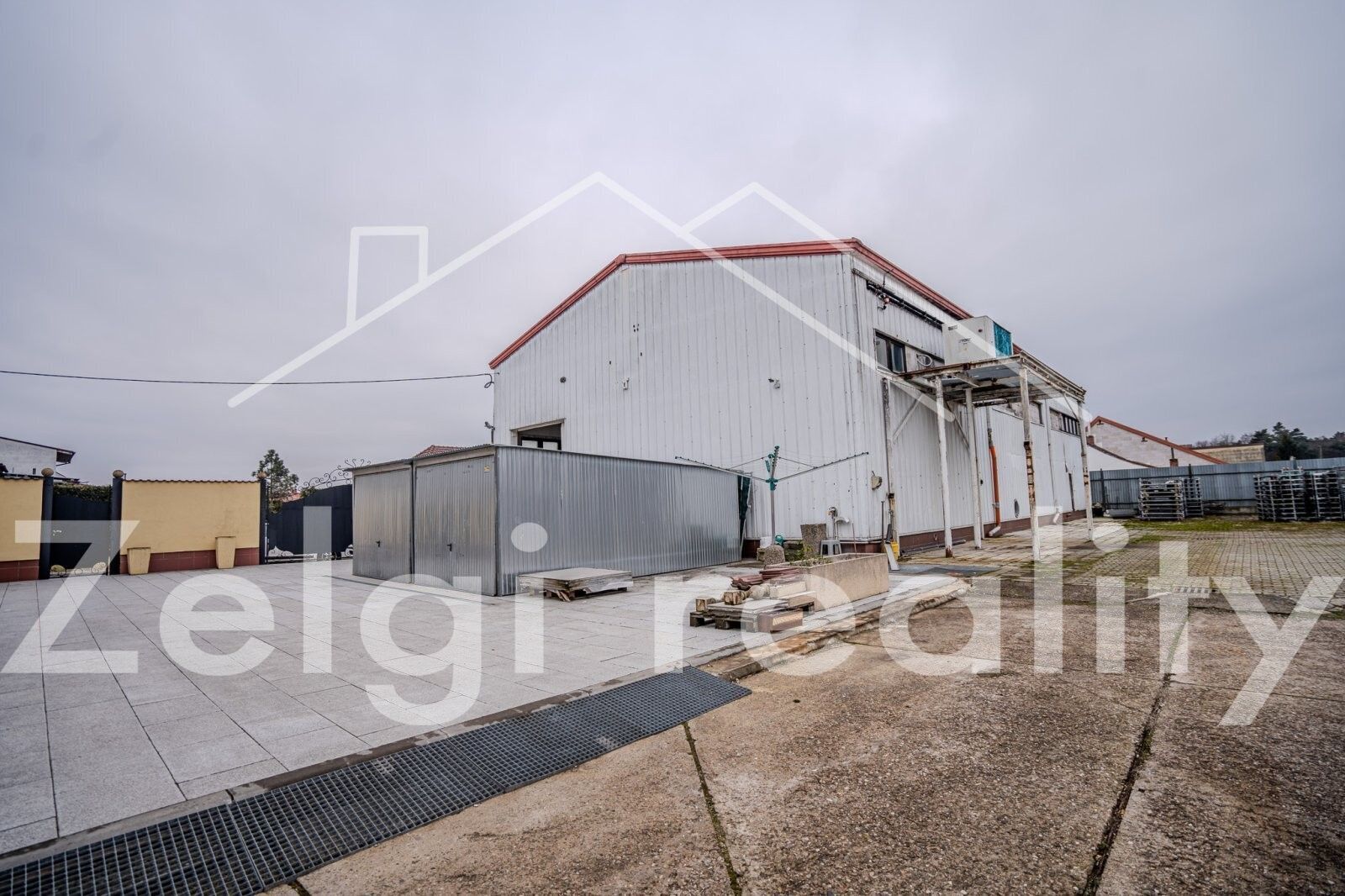 Pronájem komerčního prostoru 355 m² - foto 15