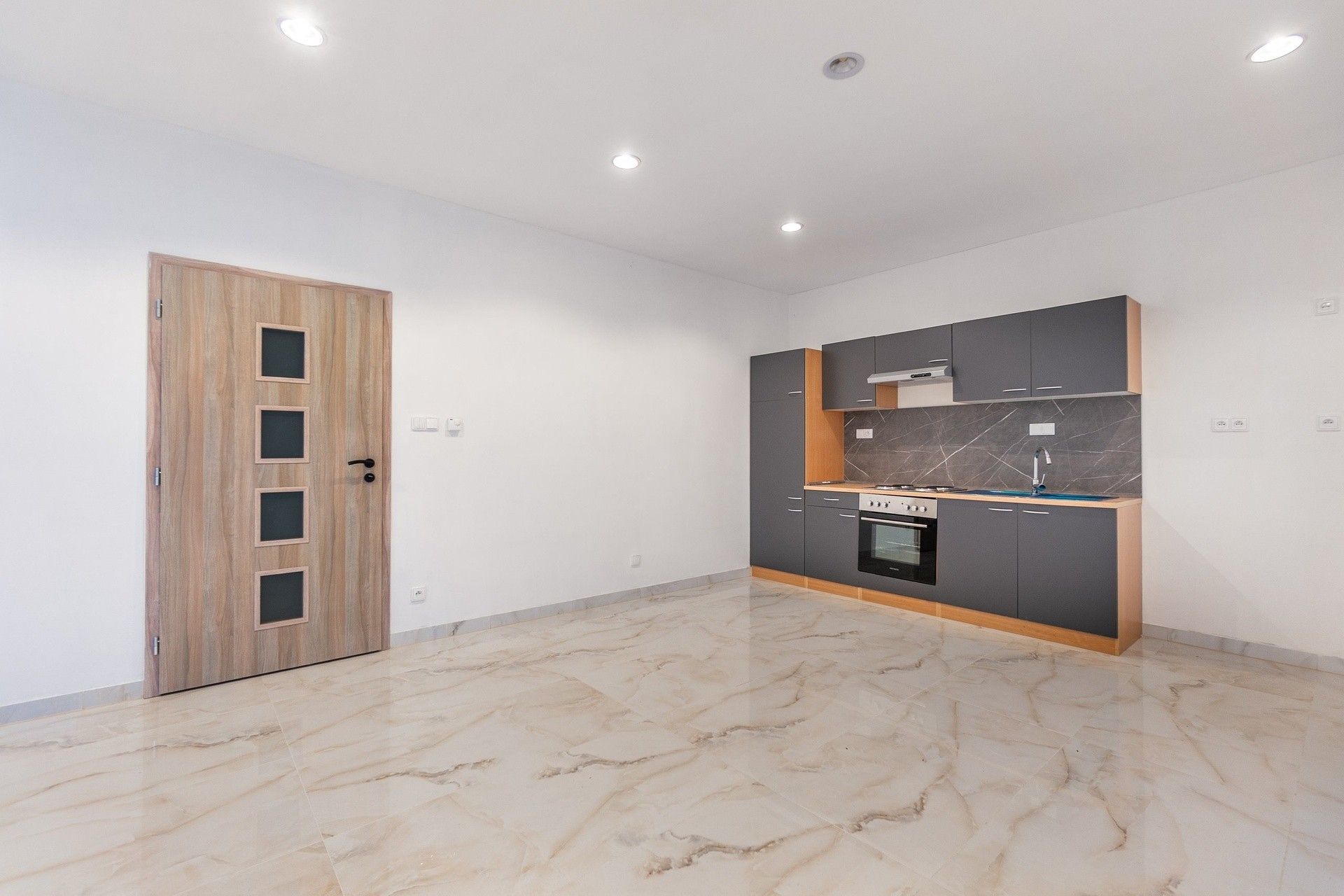 Prodej nemovitosti 130 m² - foto 3