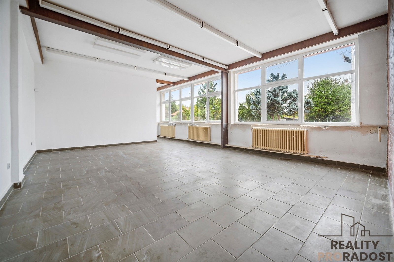 Pronájem komerčního prostoru 43 m² - foto 1