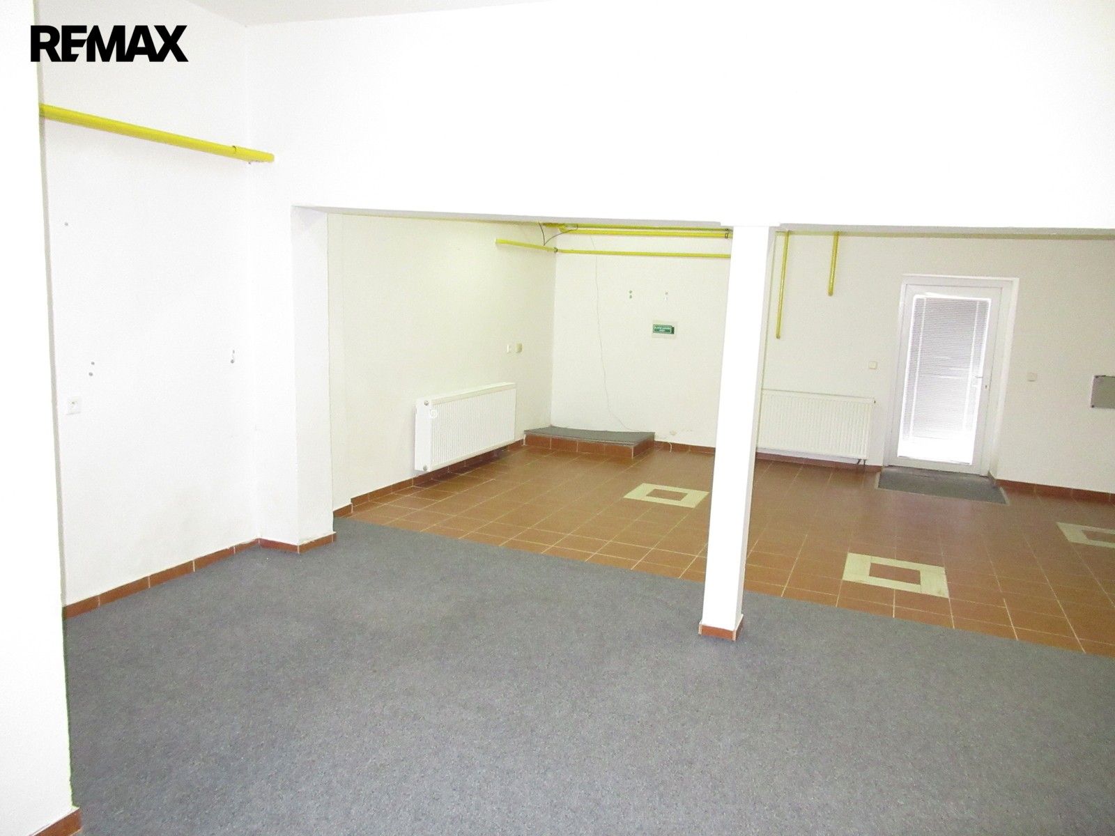Pronájem komerčního prostoru 69 m² - foto 2