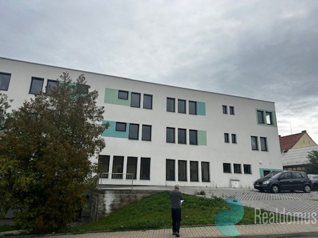 Prodej nemovitosti 1325 m² - foto 2
