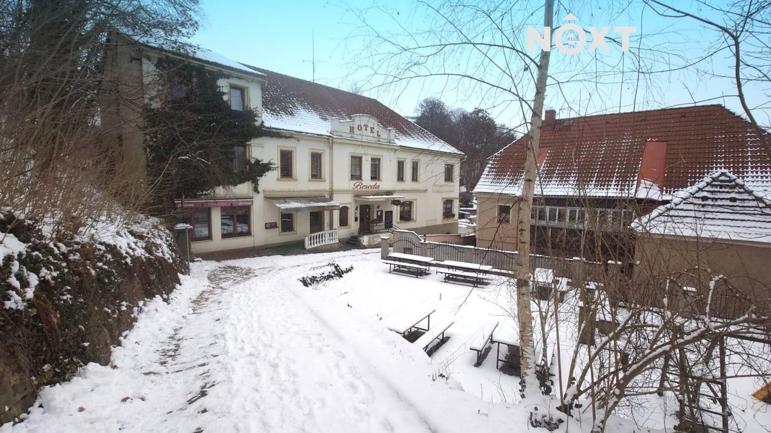 Prodej nemovitosti 1100 m² - foto 3