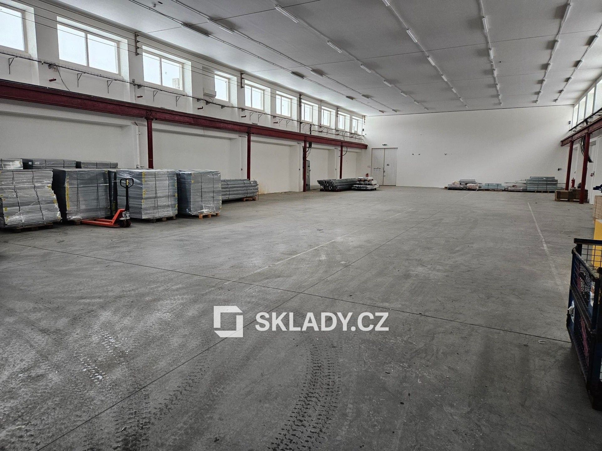 Pronájem komerčního prostoru 730 m² - foto 3