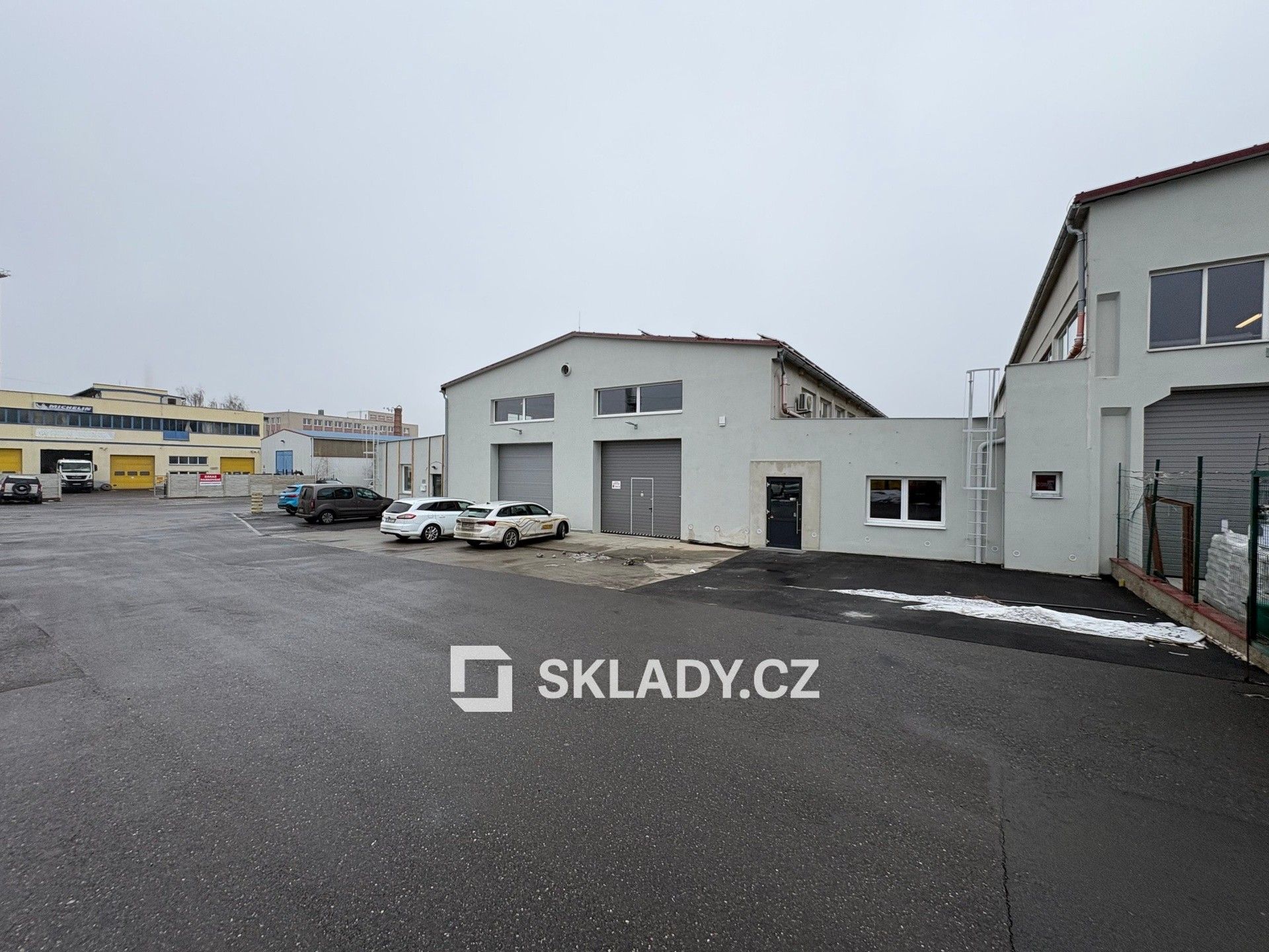 Pronájem komerčního prostoru 730 m² - foto 2
