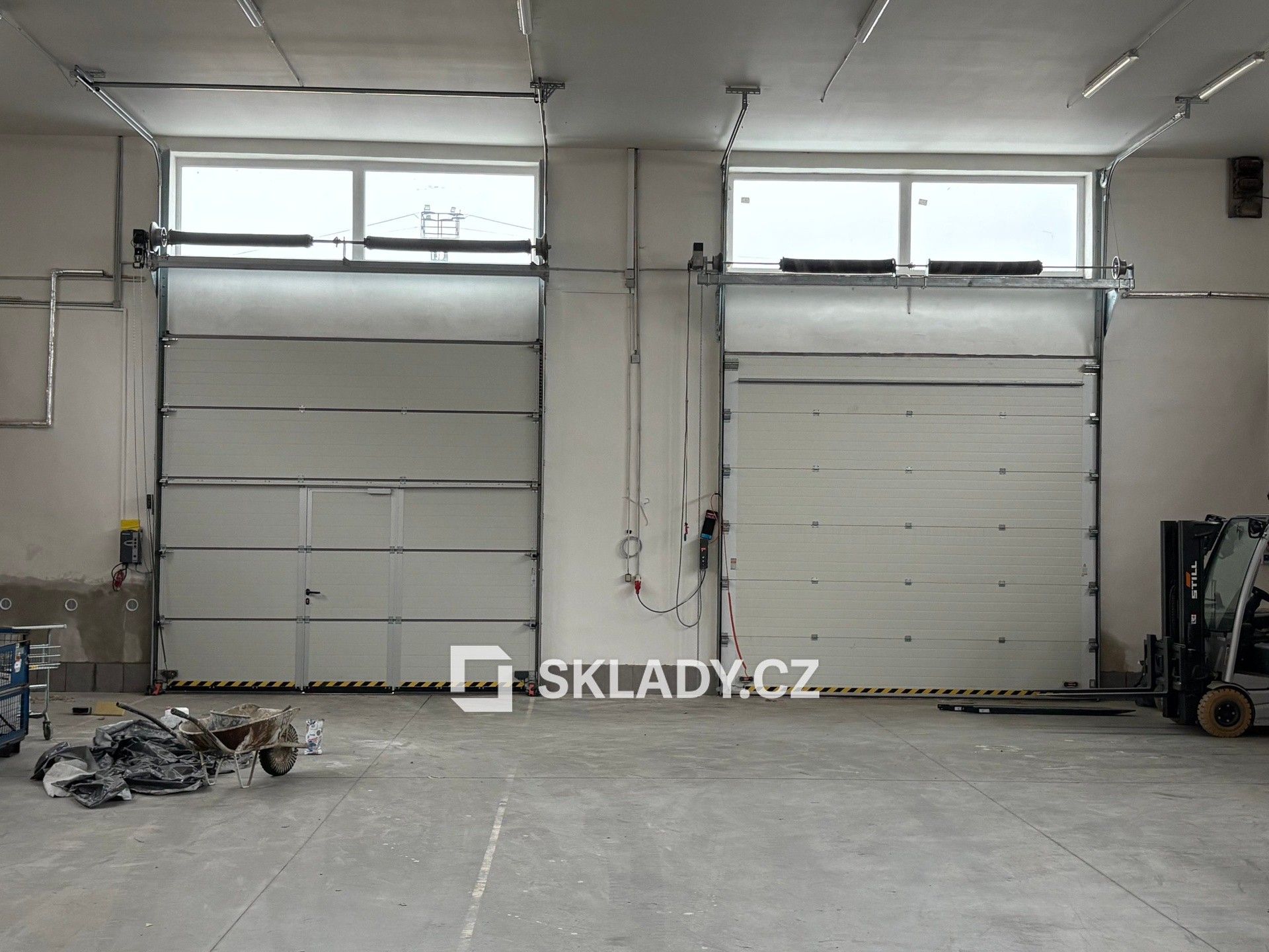 Pronájem komerčního prostoru 730 m² - foto 7