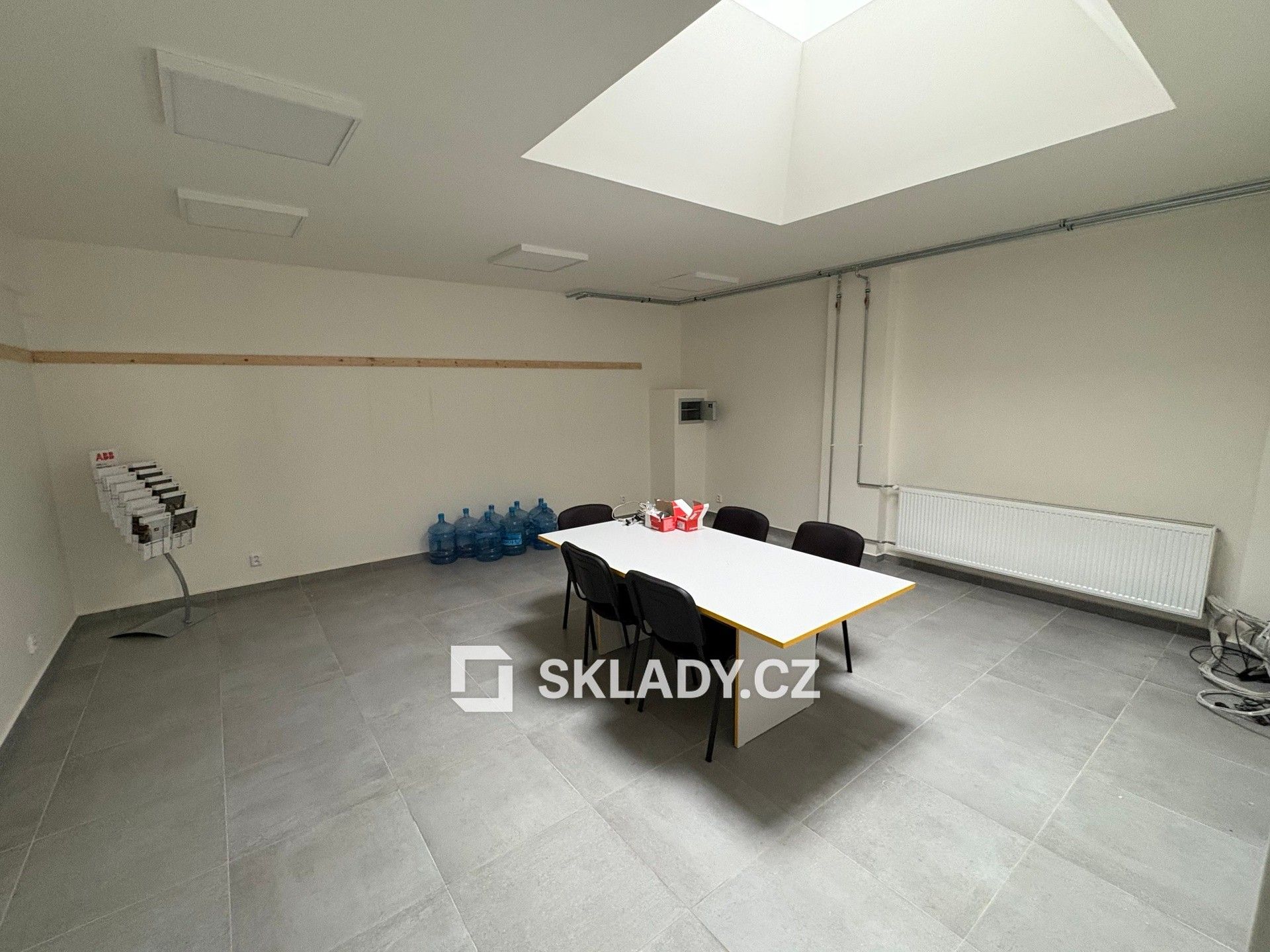 Pronájem komerčního prostoru 730 m² - foto 9