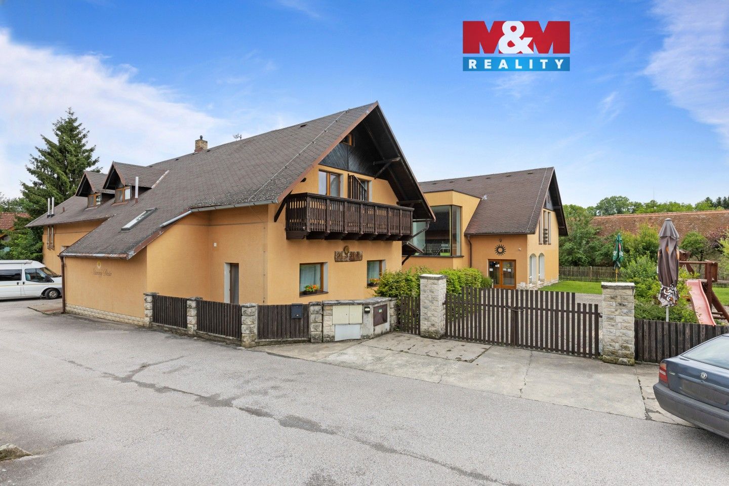 Prodej domu 1100 m² - foto 1