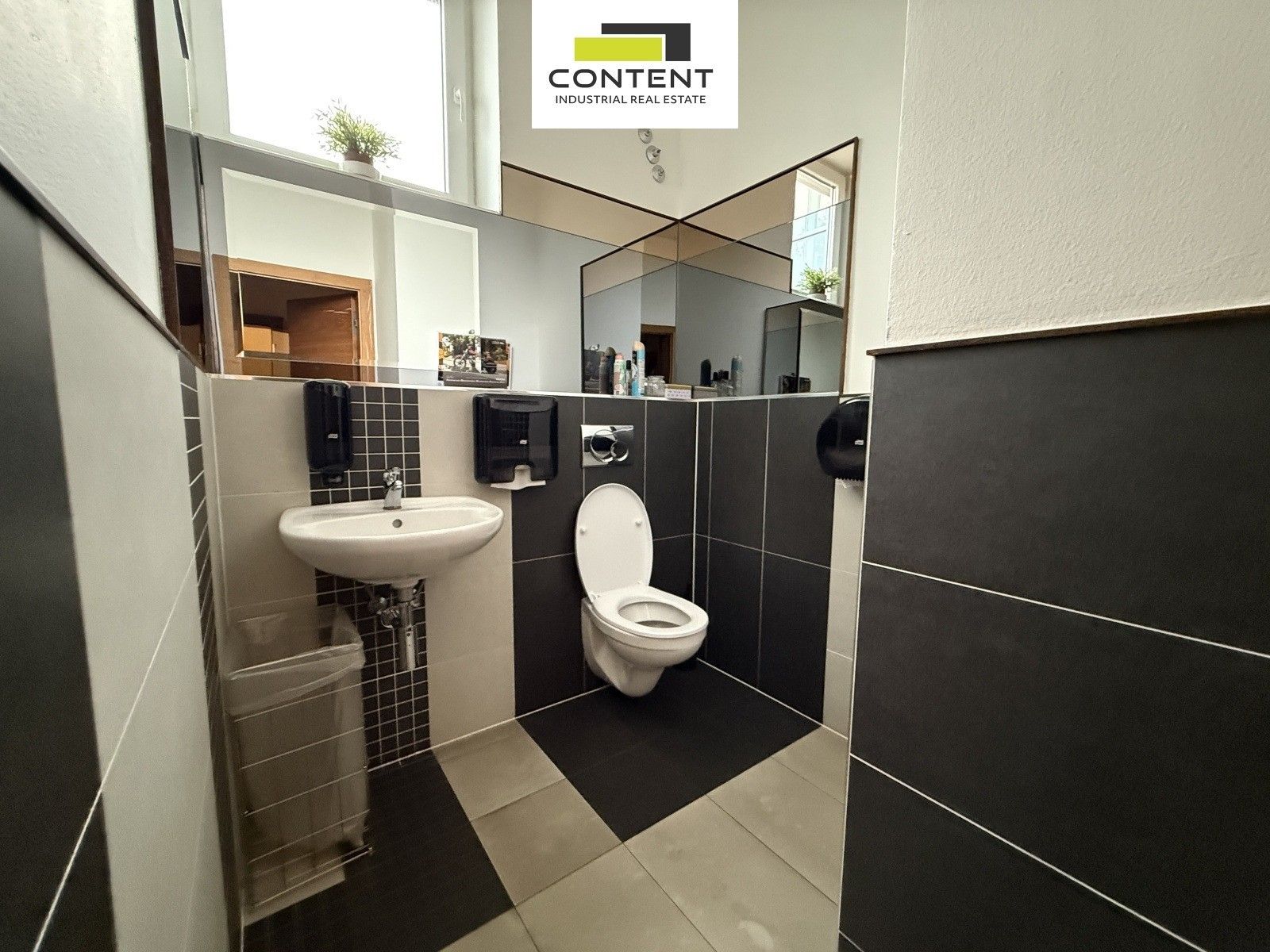 Pronájem komerčního prostoru 830 m² - foto 16