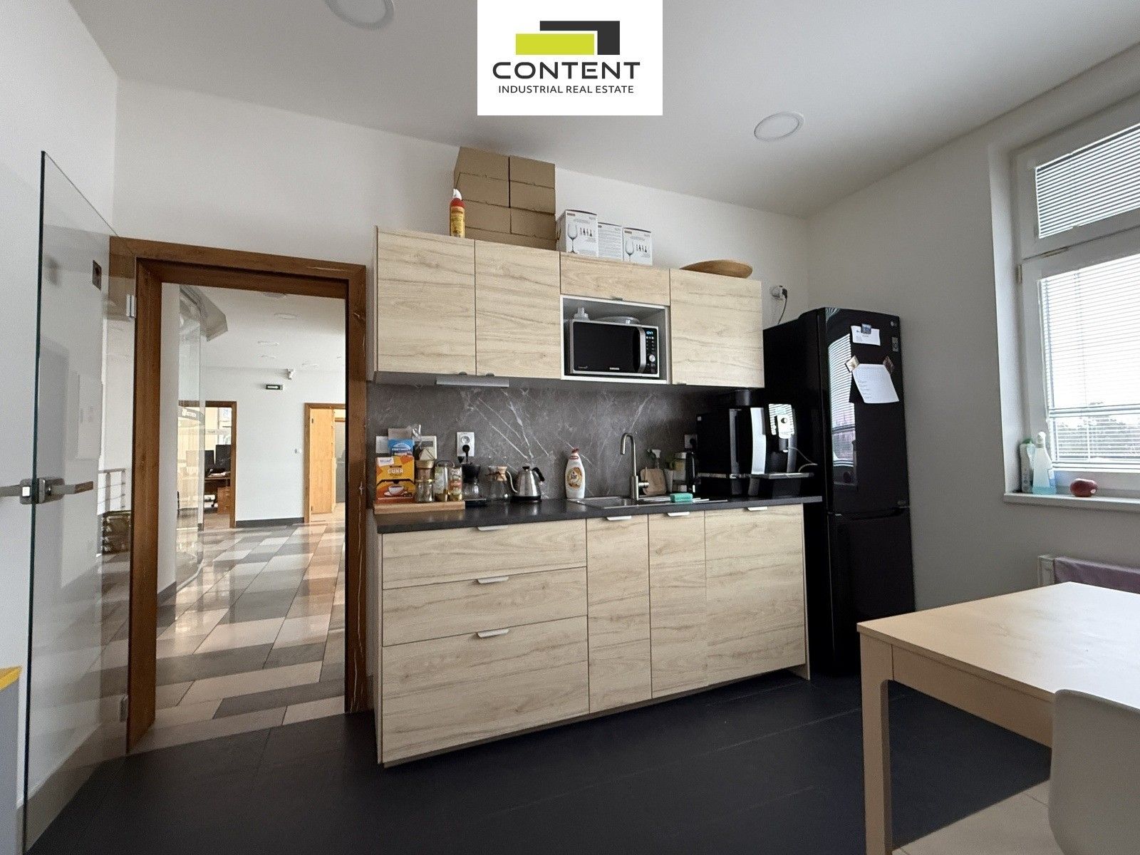 Pronájem komerčního prostoru 830 m² - foto 15