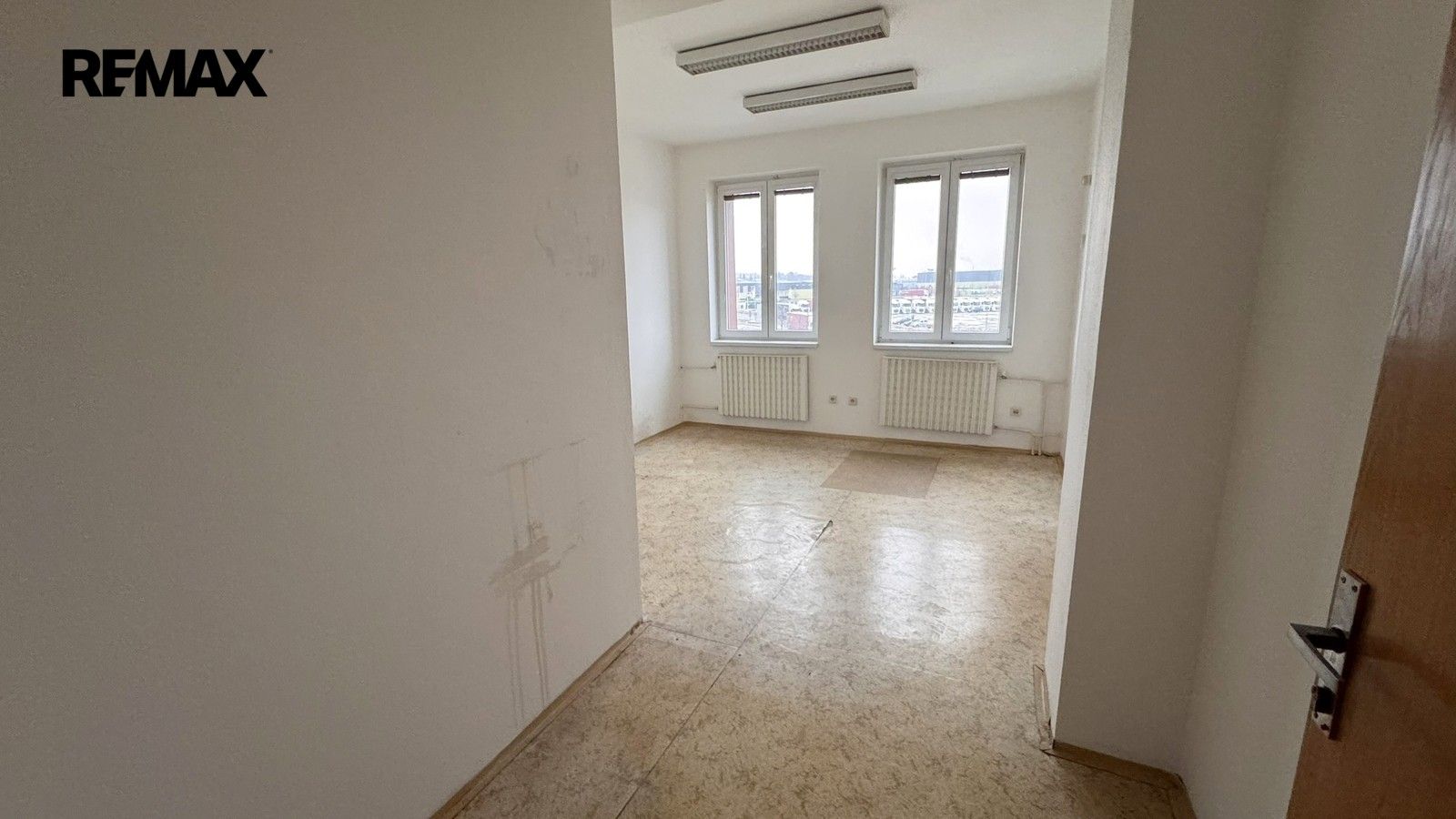 Pronájem komerčního prostoru 15 m² - foto 2