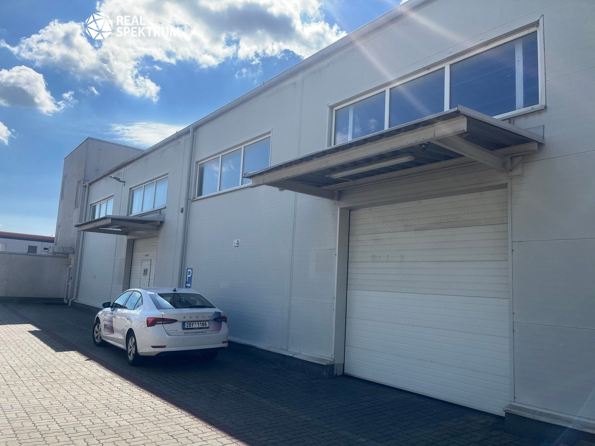 Pronájem komerčního prostoru 950 m² - foto 17