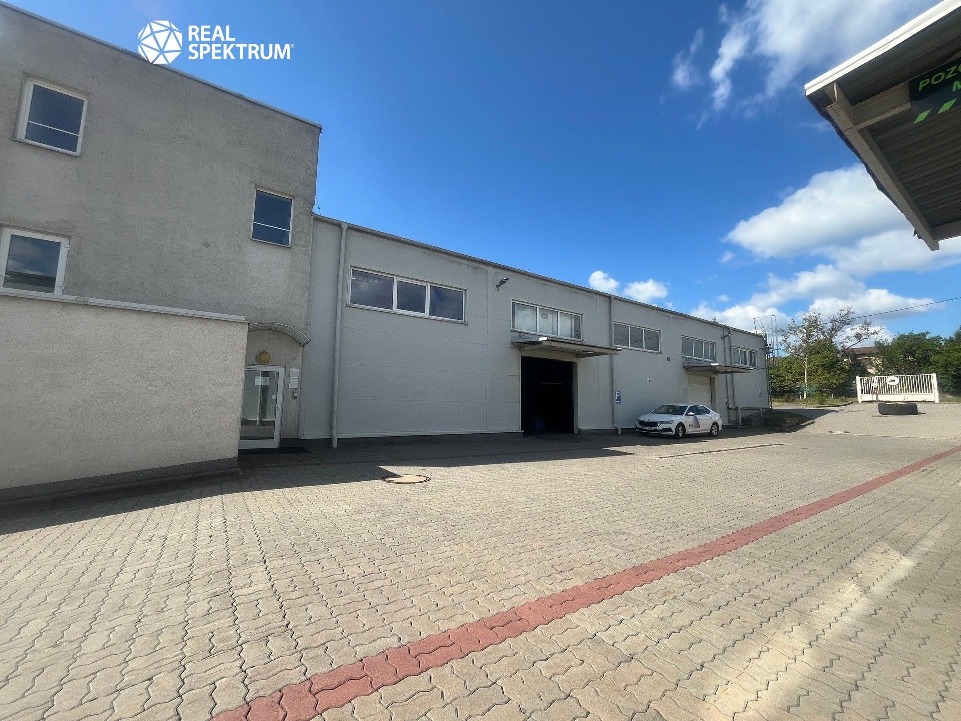 Pronájem komerčního prostoru 950 m² - foto 22