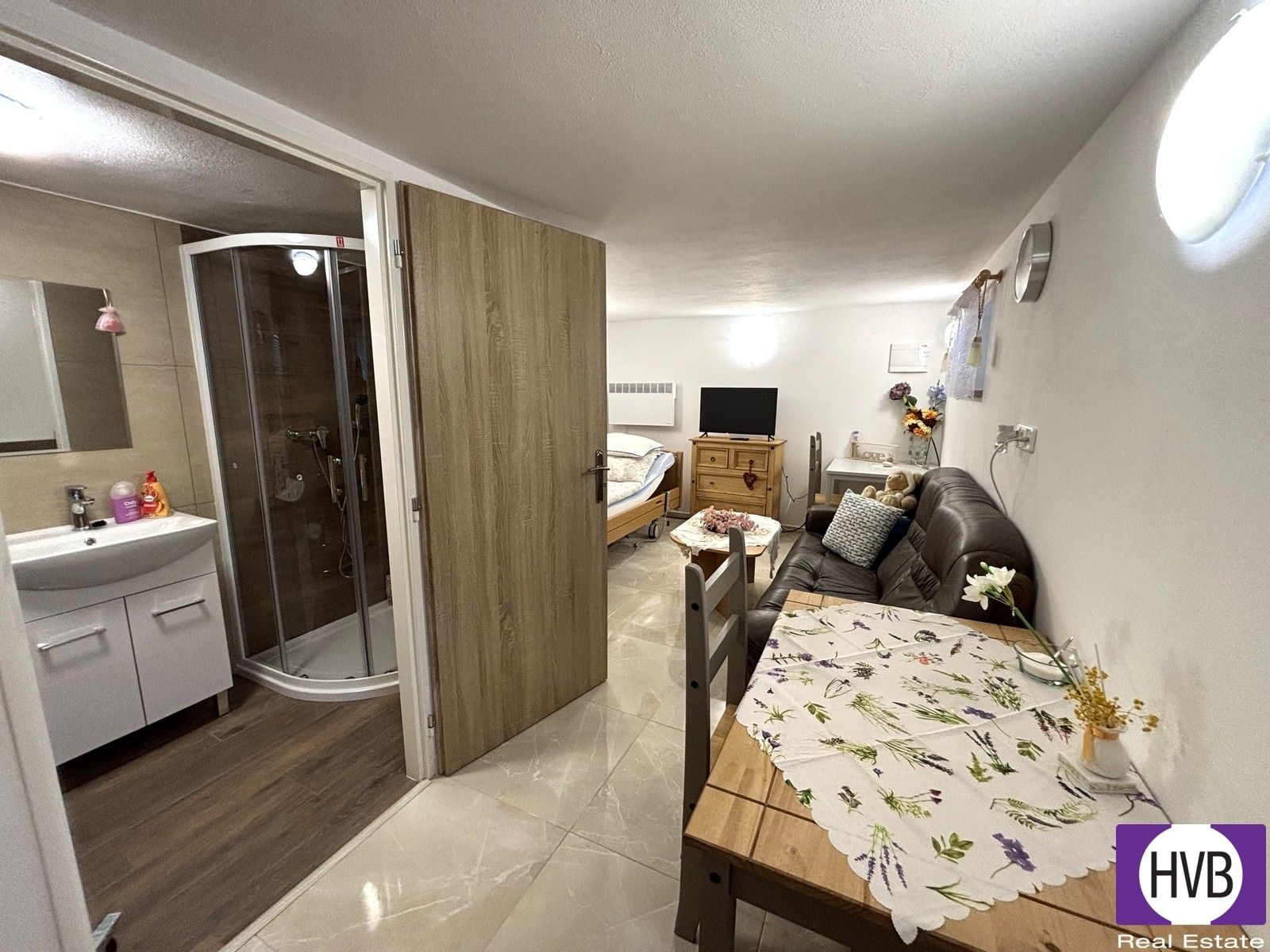 Pronájem bytu 1+1 60 m² - foto 3