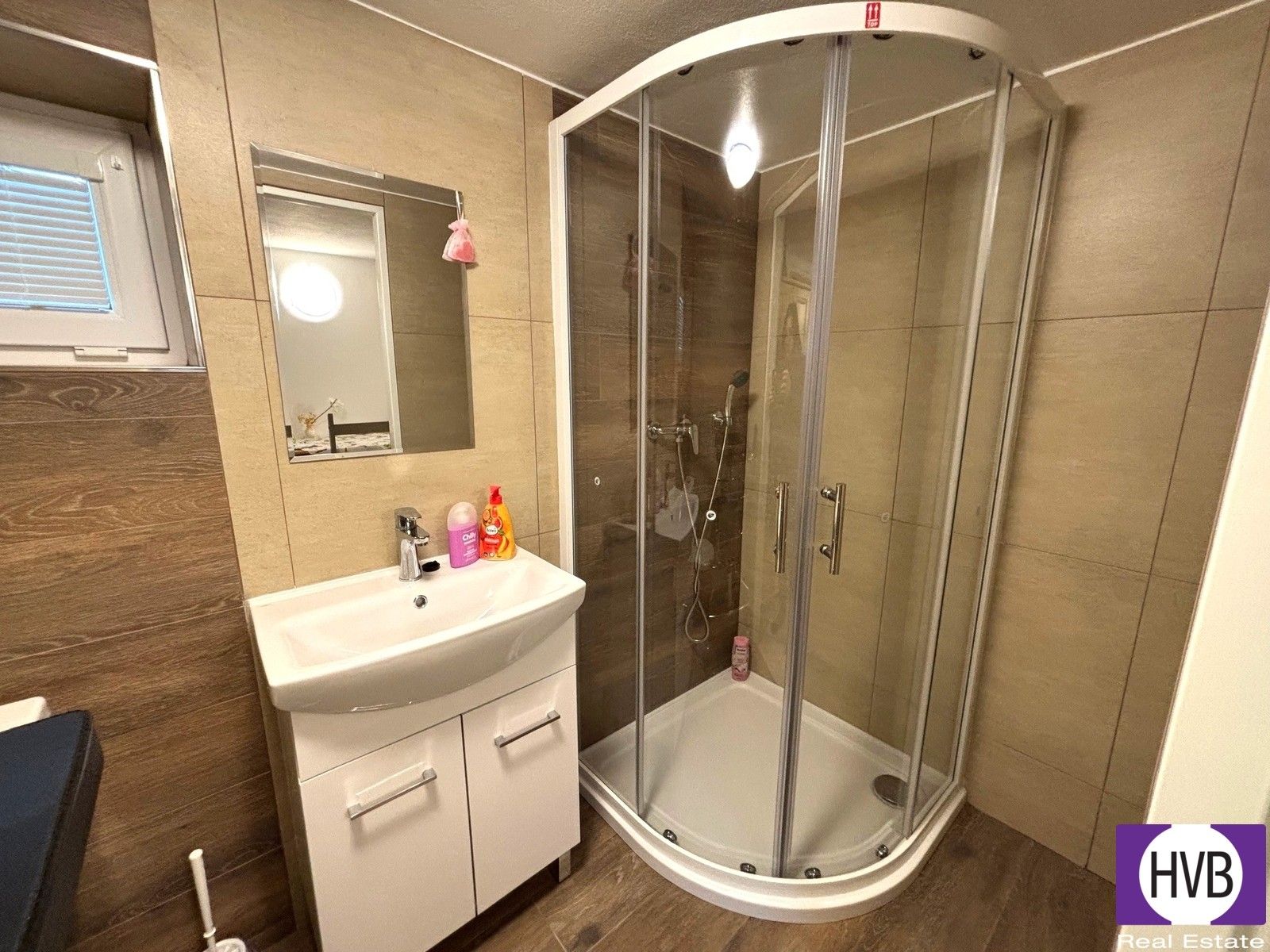 Pronájem bytu 1+1 60 m² - foto 4