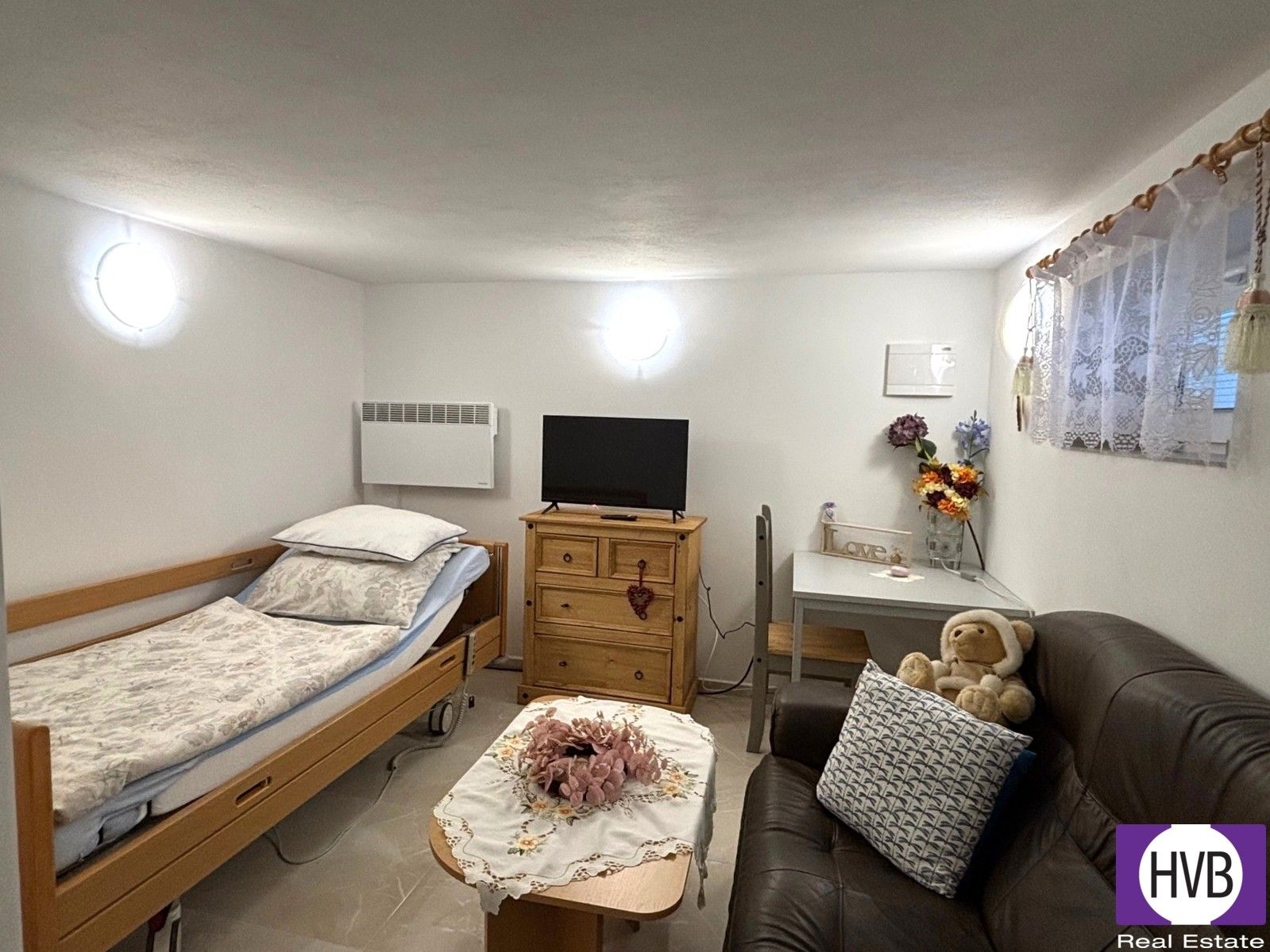 Pronájem bytu 1+1 60 m² - foto 1