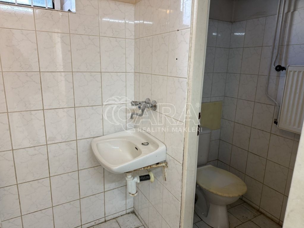 Pronájem komerčního prostoru 28 m² - foto 4