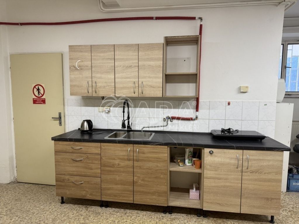 Pronájem komerčního prostoru 28 m² - foto 11