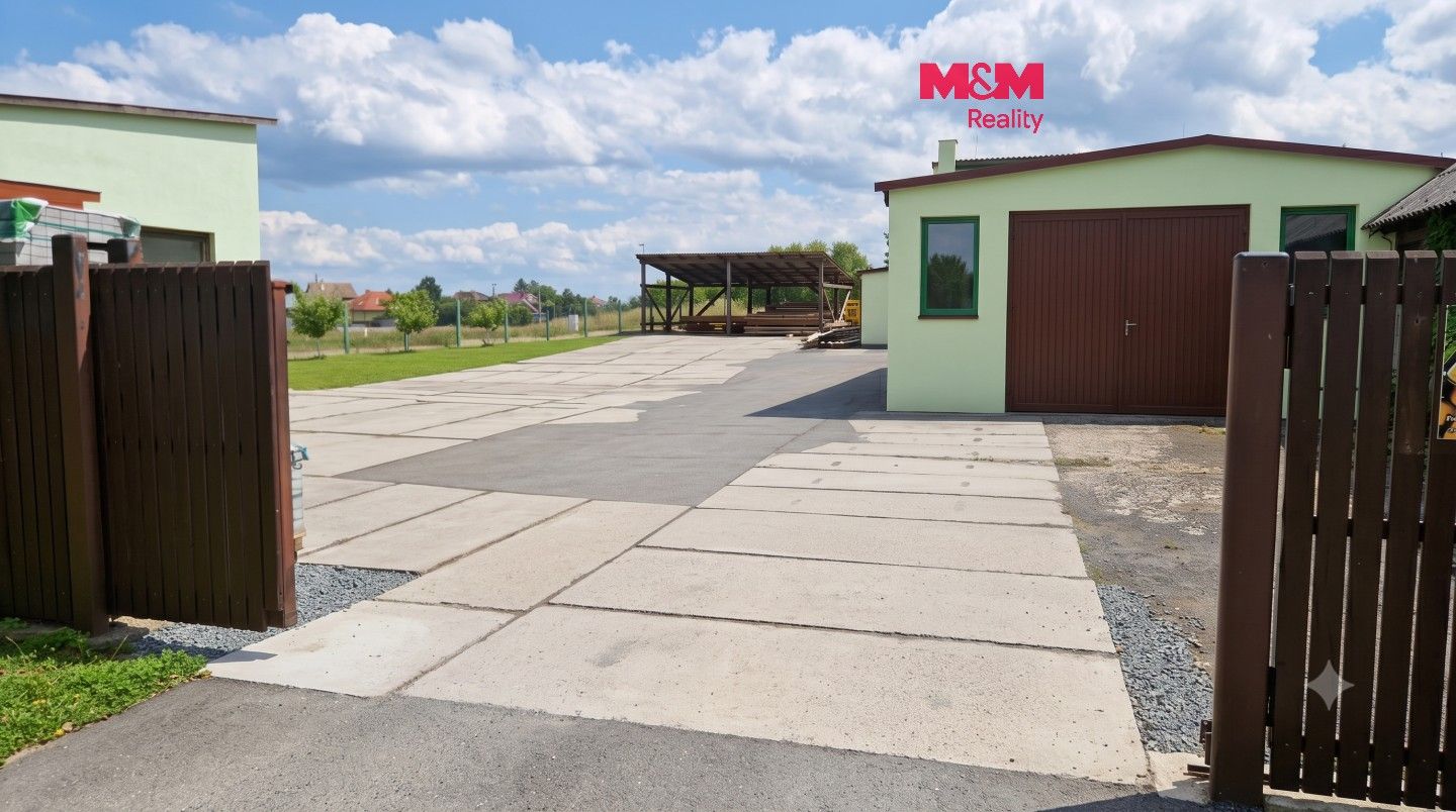 Pronájem komerčního prostoru 1030 m² - foto 1