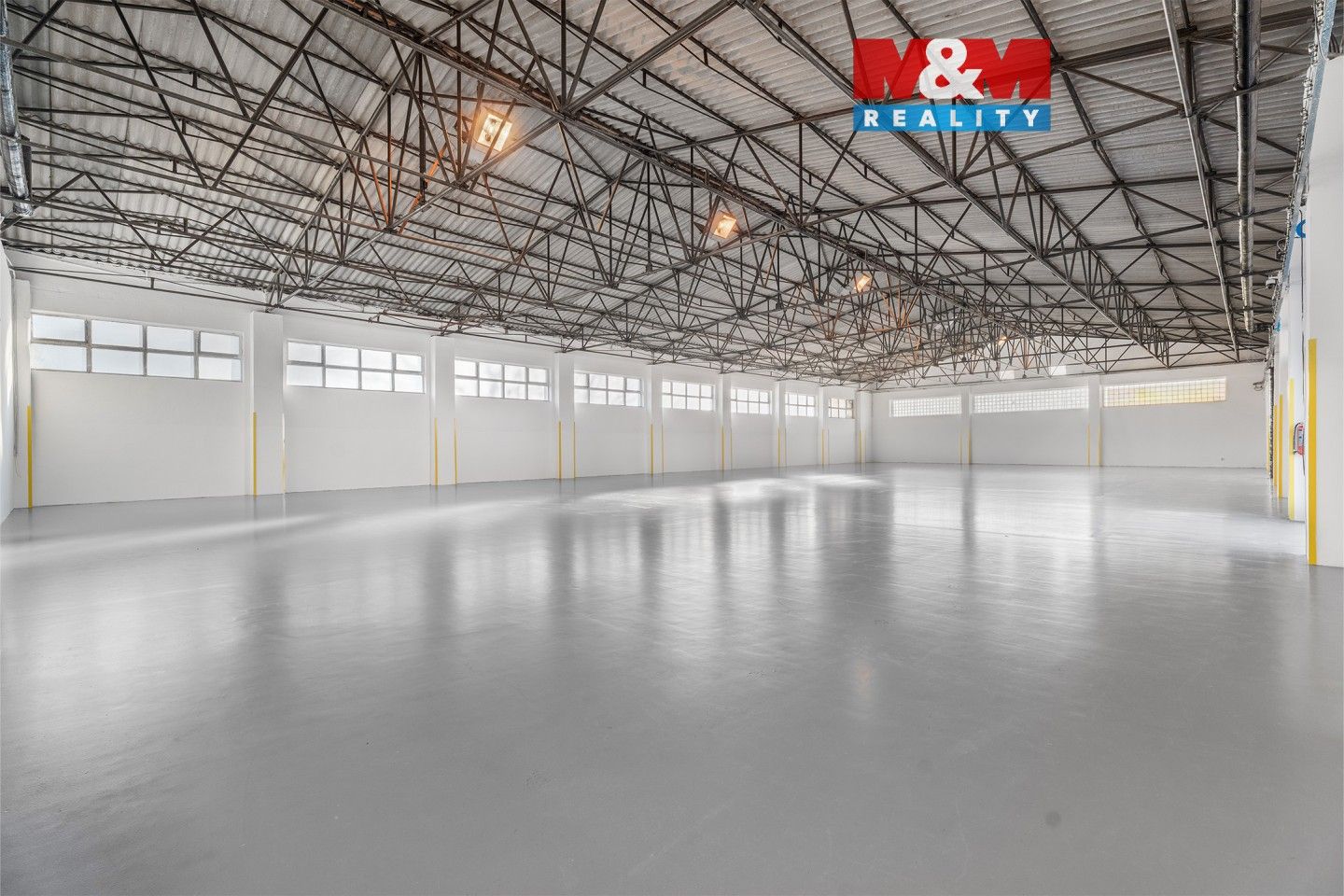 Pronájem komerčního prostoru 675 m² - foto 1