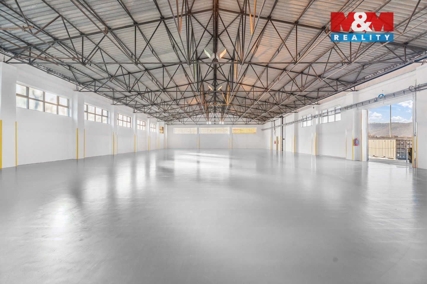 Pronájem komerčního prostoru 675 m² - foto 3